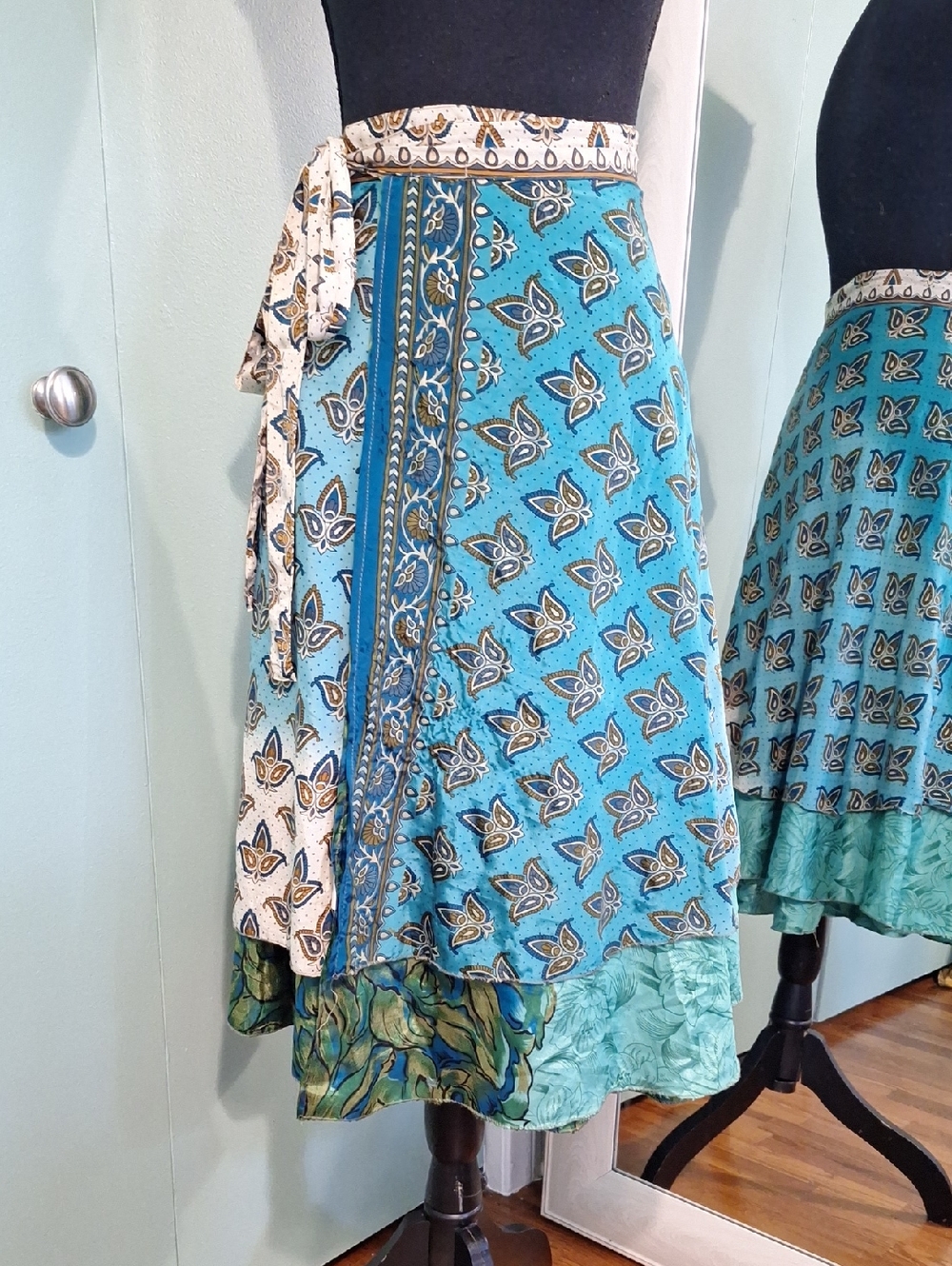Earthbound Trading 100% Silk Wrap Midi Skirt Size Small Medium Boho Festival